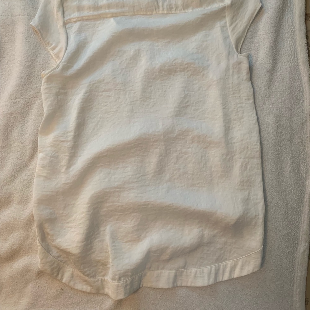 White top - Picture 2 of 2